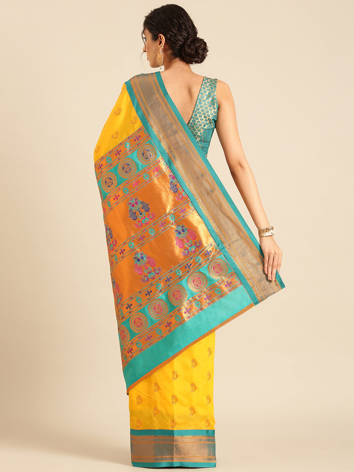 Baanai Haldi & Rama Soft Silk Peshwai Nath Paithani Saree