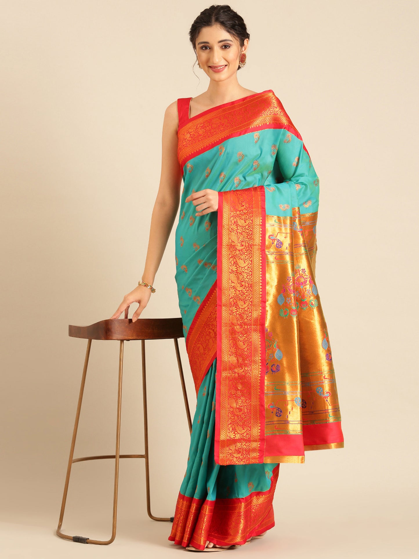 Mhalasa Chintamani & Red Soft Silk Peshwai Nath Paithani Saree