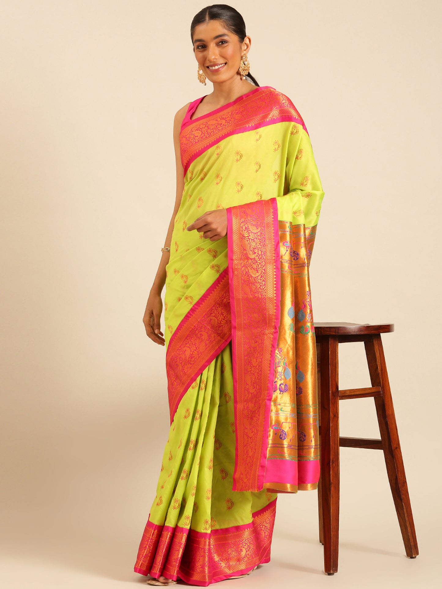 Mhalasa Popati & Pink Soft Silk Peshwai Nath Paithani Saree