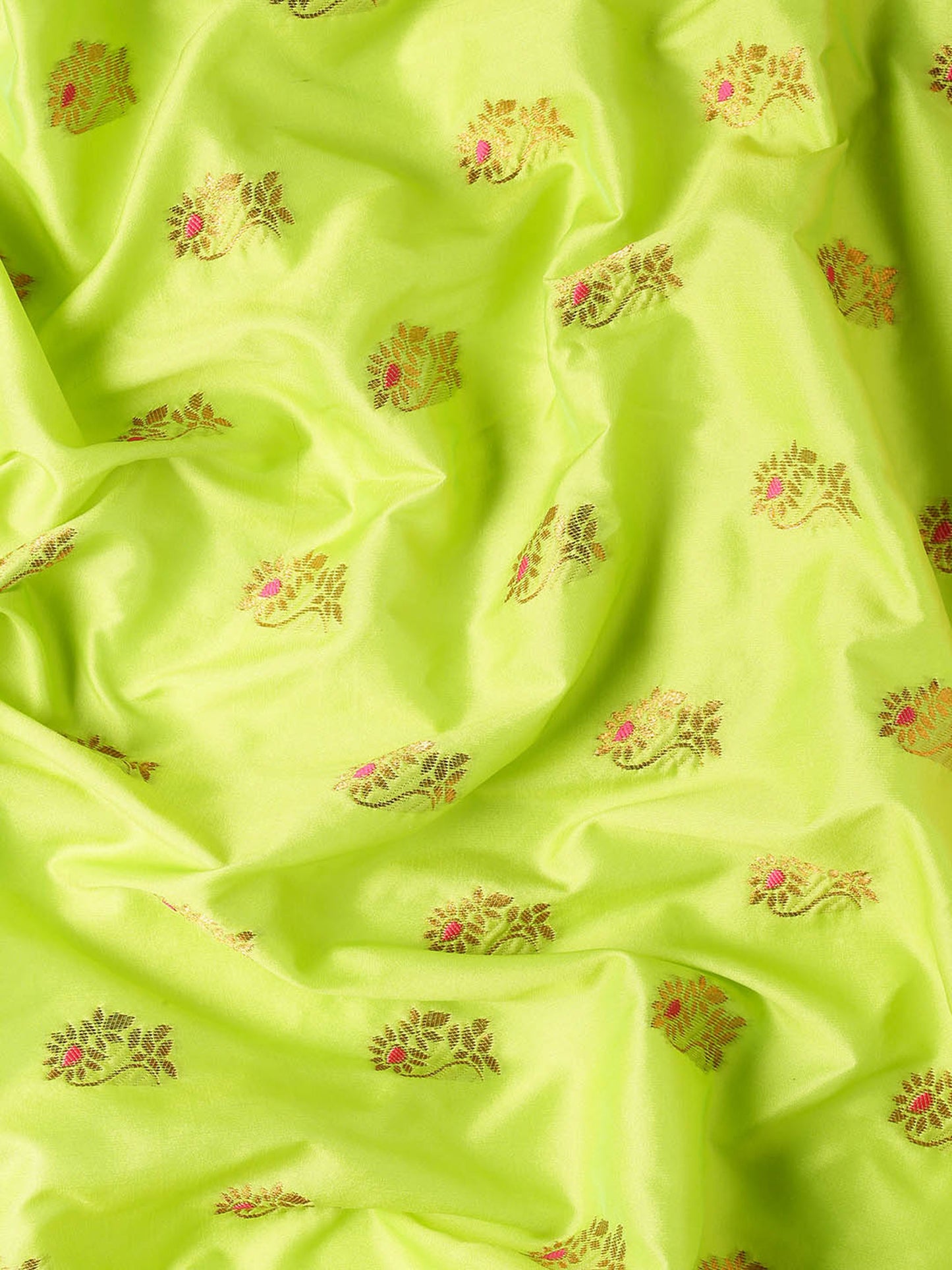 Mhalasa Popati & Pink Soft Silk Peshwai Nath Paithani Saree