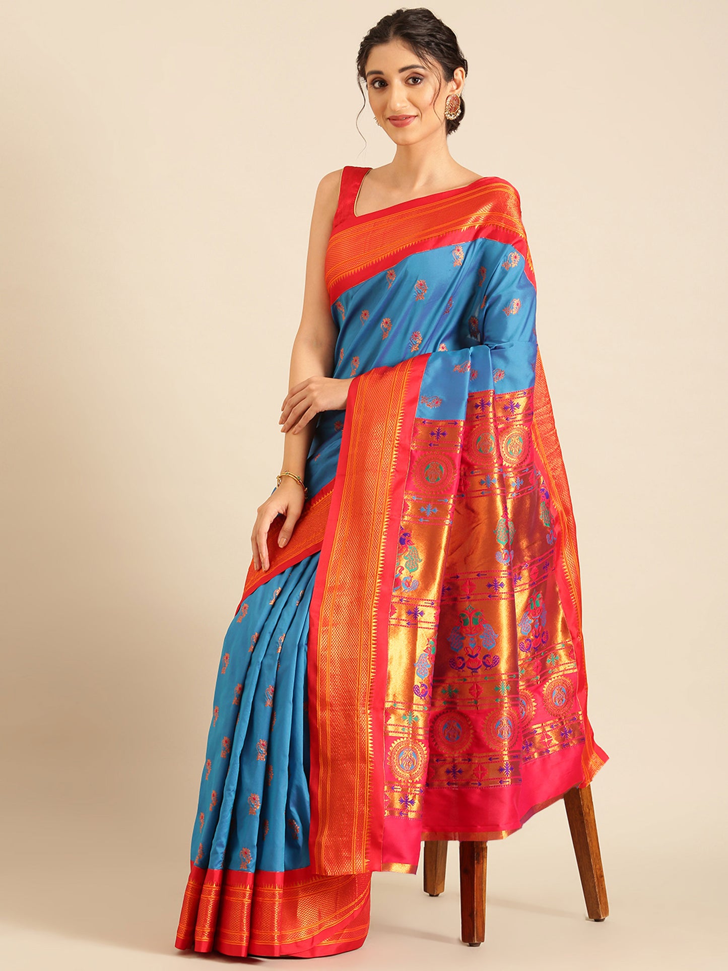 Ahilya Firozi & Red Soft Silk Peshwai Nath Paithani Saree