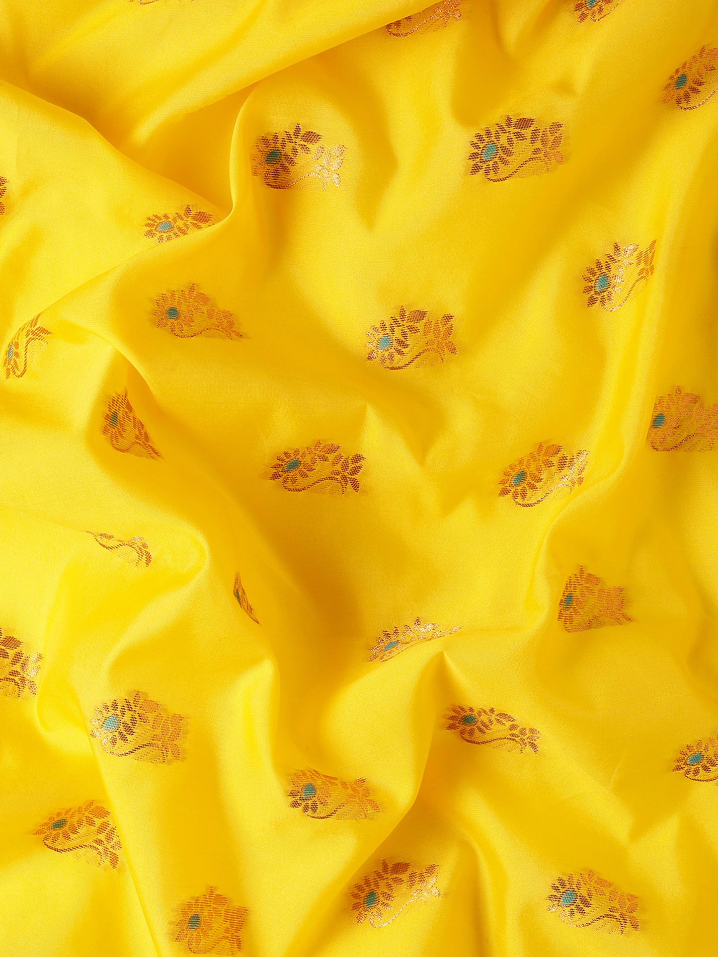 Ahilya Haldi & Rama Soft Silk Peshwai Nath Paithani Saree