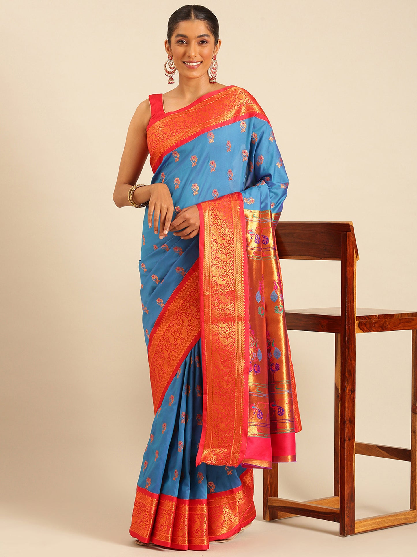 Sonkali Firozi & Red Soft Silk Peshwai Nath Paithani Saree