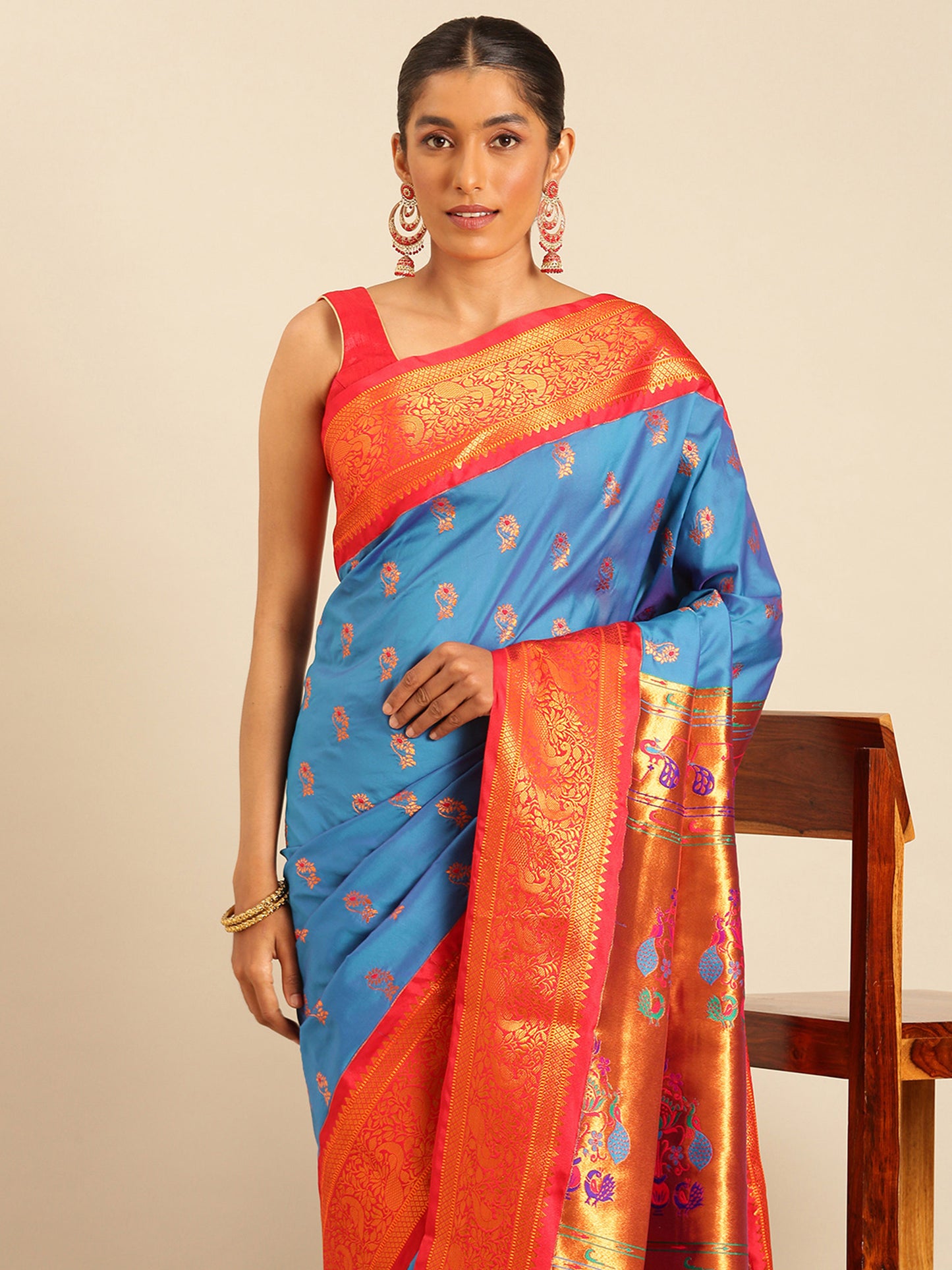 Sonkali Firozi & Red Soft Silk Peshwai Nath Paithani Saree