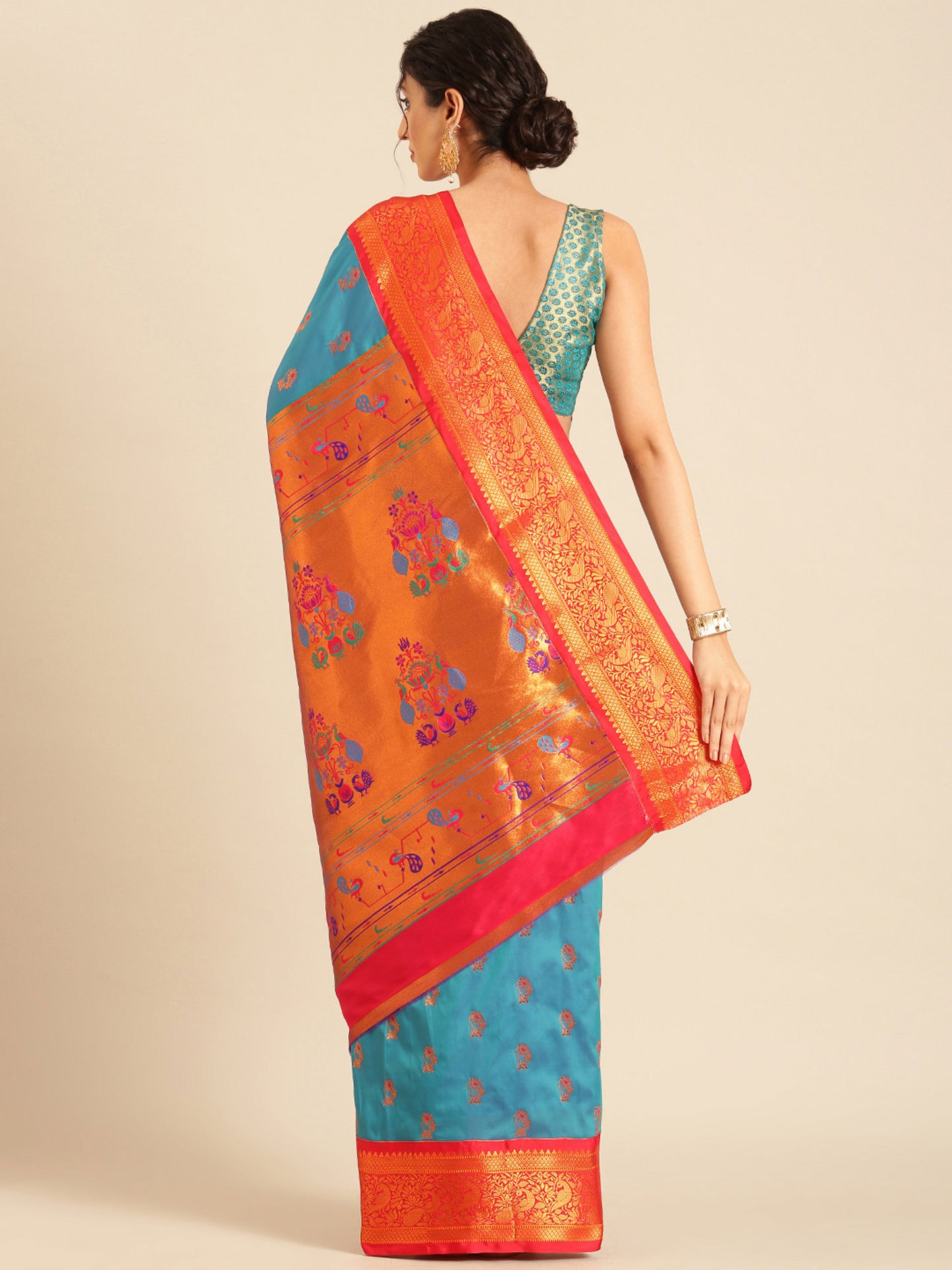 Sonkali Rama & Red Soft Silk Peshwai Nath Paithani Saree