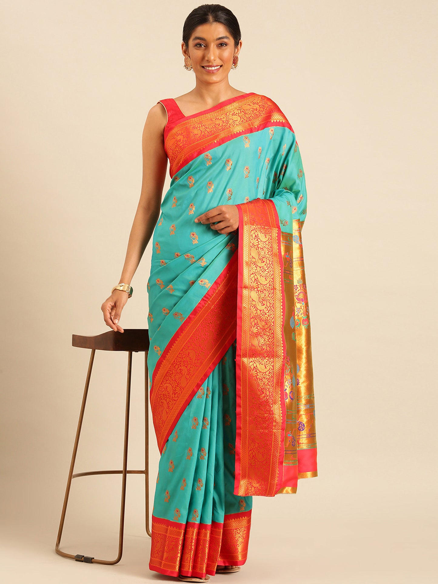 Sonkali Chintamani & Red Soft Silk Peshwai Nath Paithani Saree