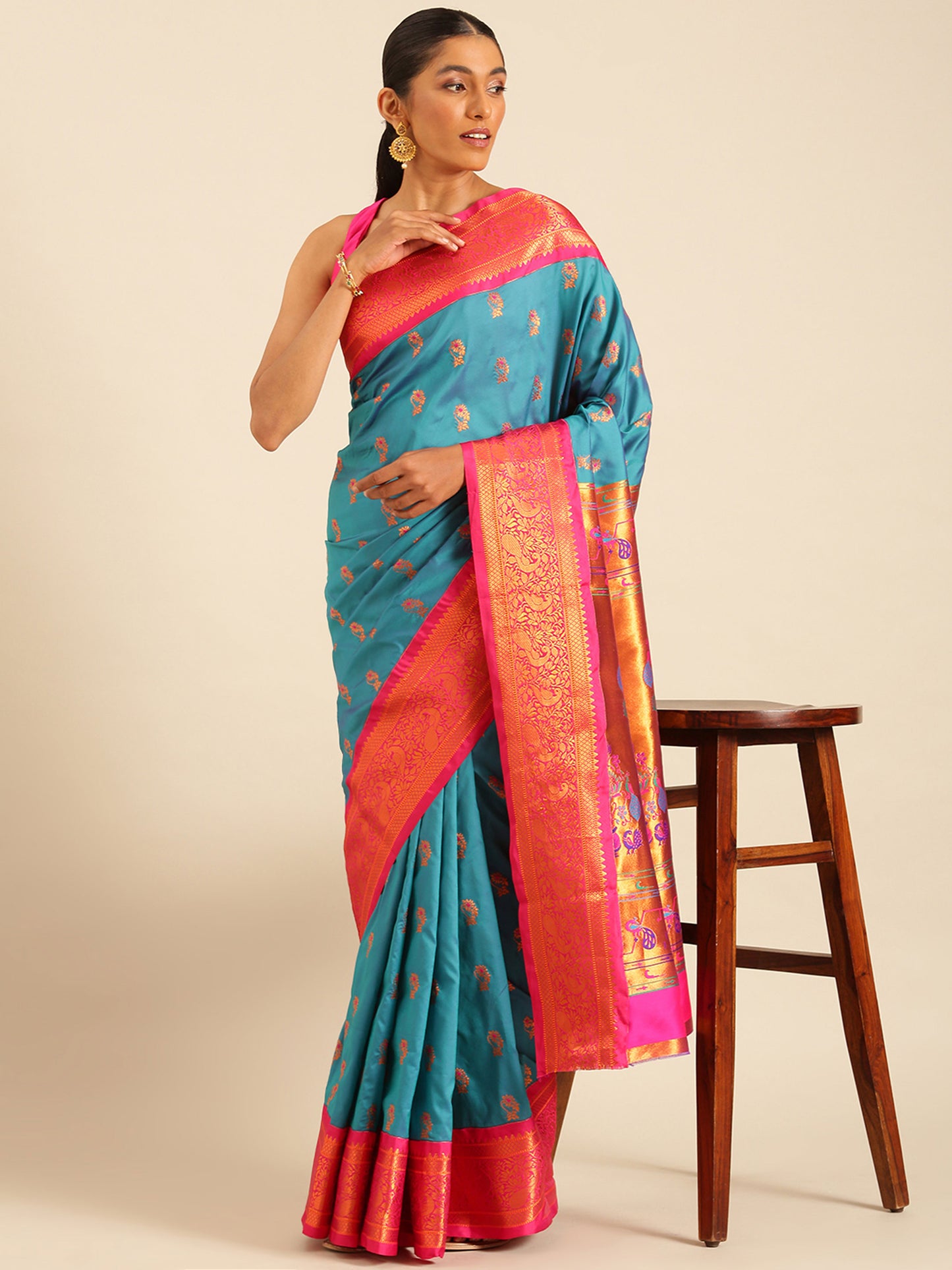 Sonkali Rama & Pink Soft Silk Peshwai Nath Paithani Saree