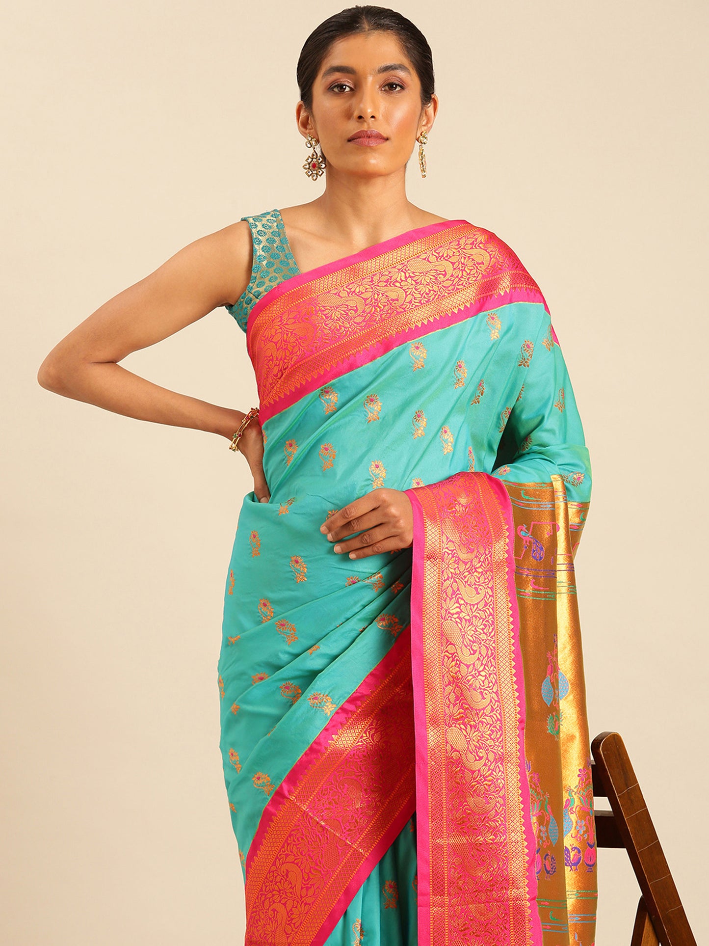 Sonkali Chintamani & Pink Soft Silk Peshwai Nath Paithani Saree