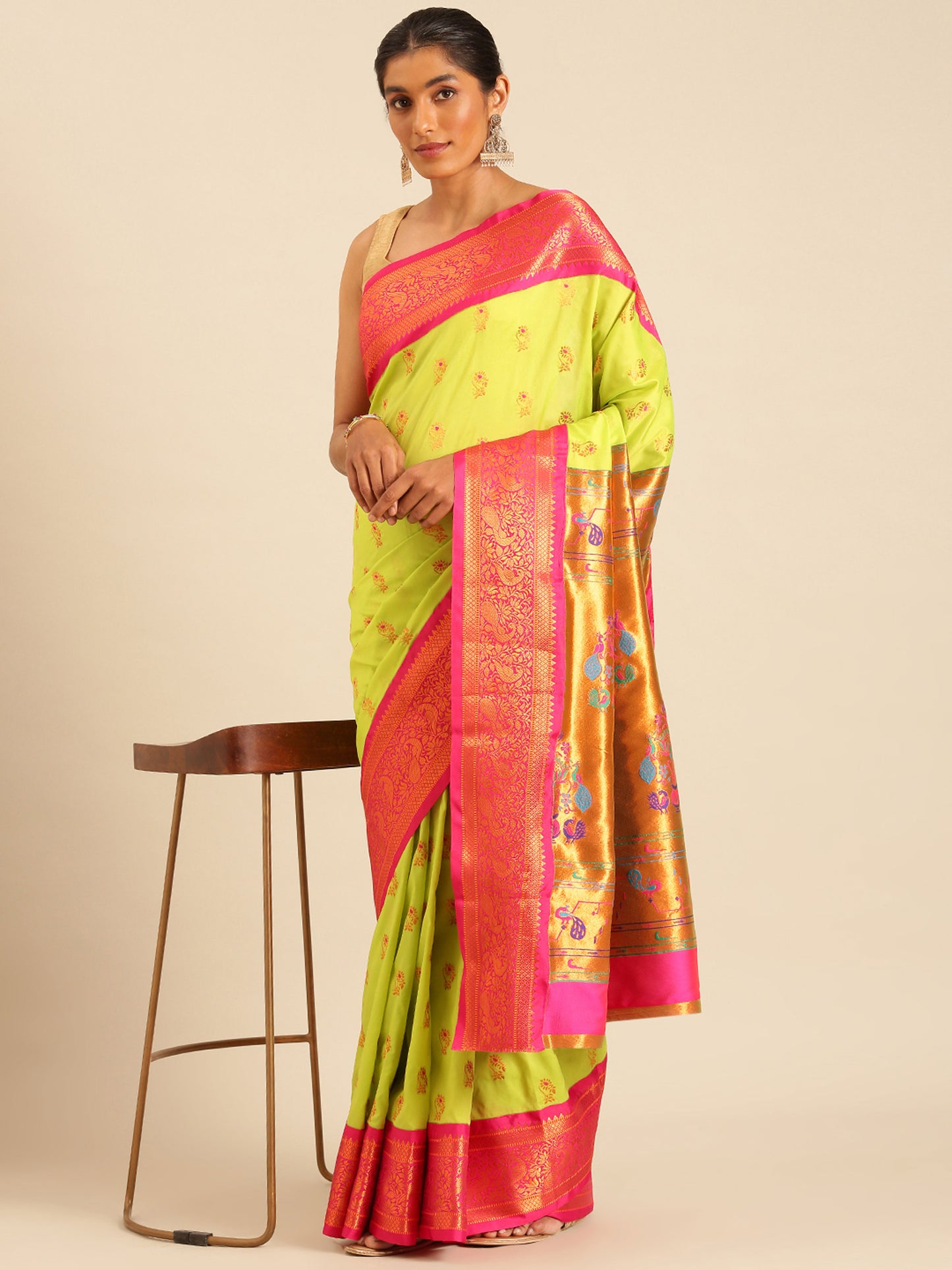 Sonkali Popati & Pink Soft Silk Peshwai Nath Paithani Saree