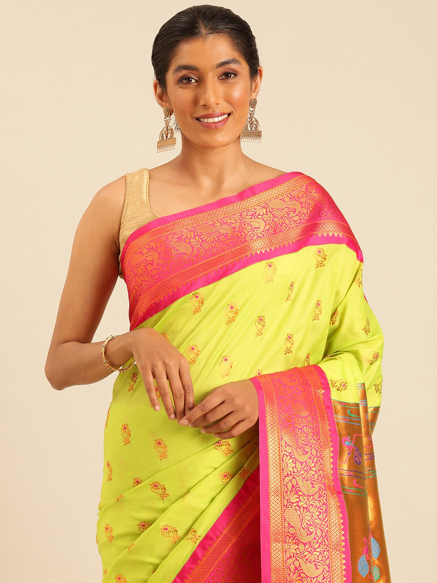 Sonkali Popati & Pink Soft Silk Peshwai Nath Paithani Saree