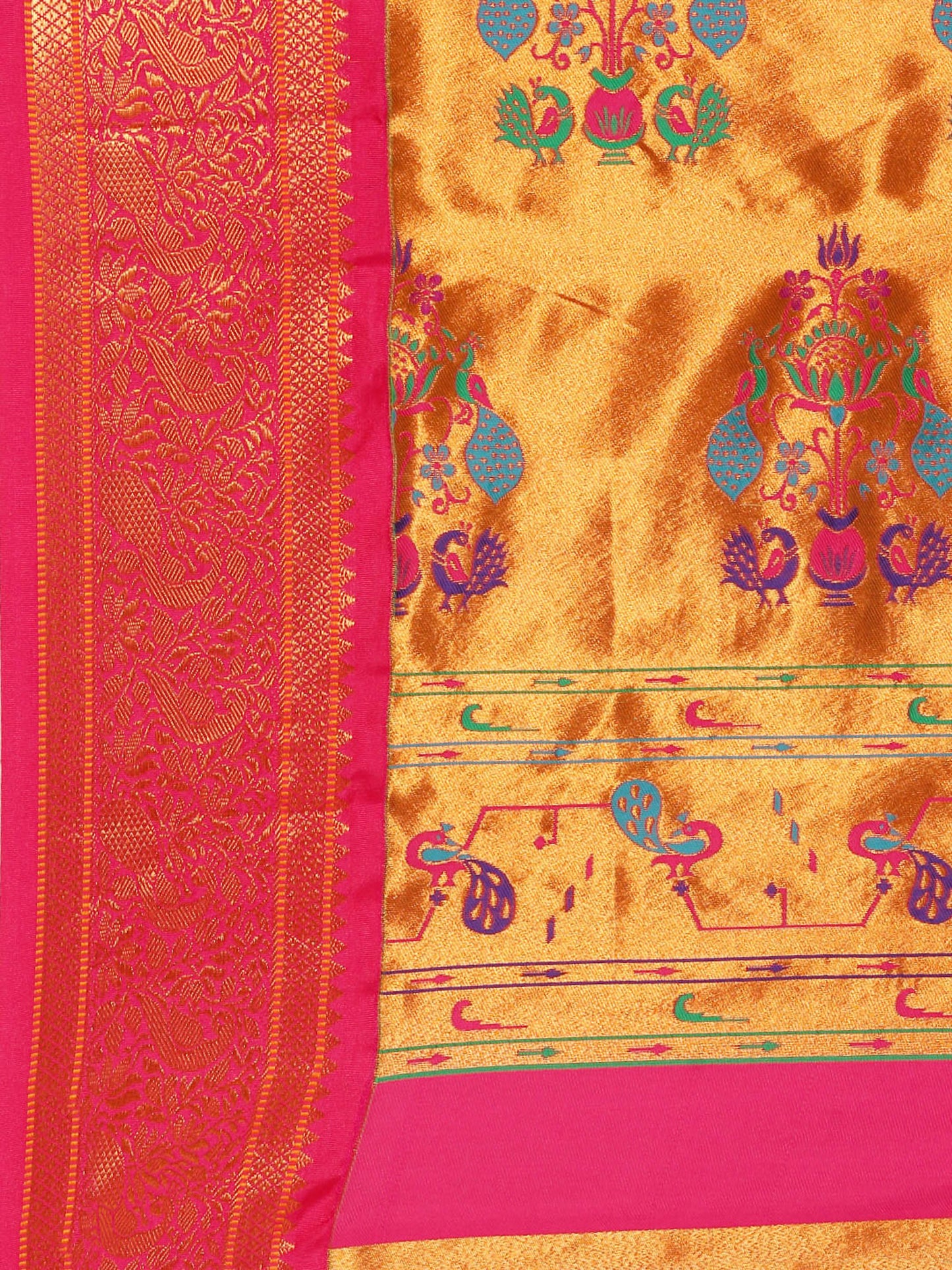 Sonkali Popati & Pink Soft Silk Peshwai Nath Paithani Saree