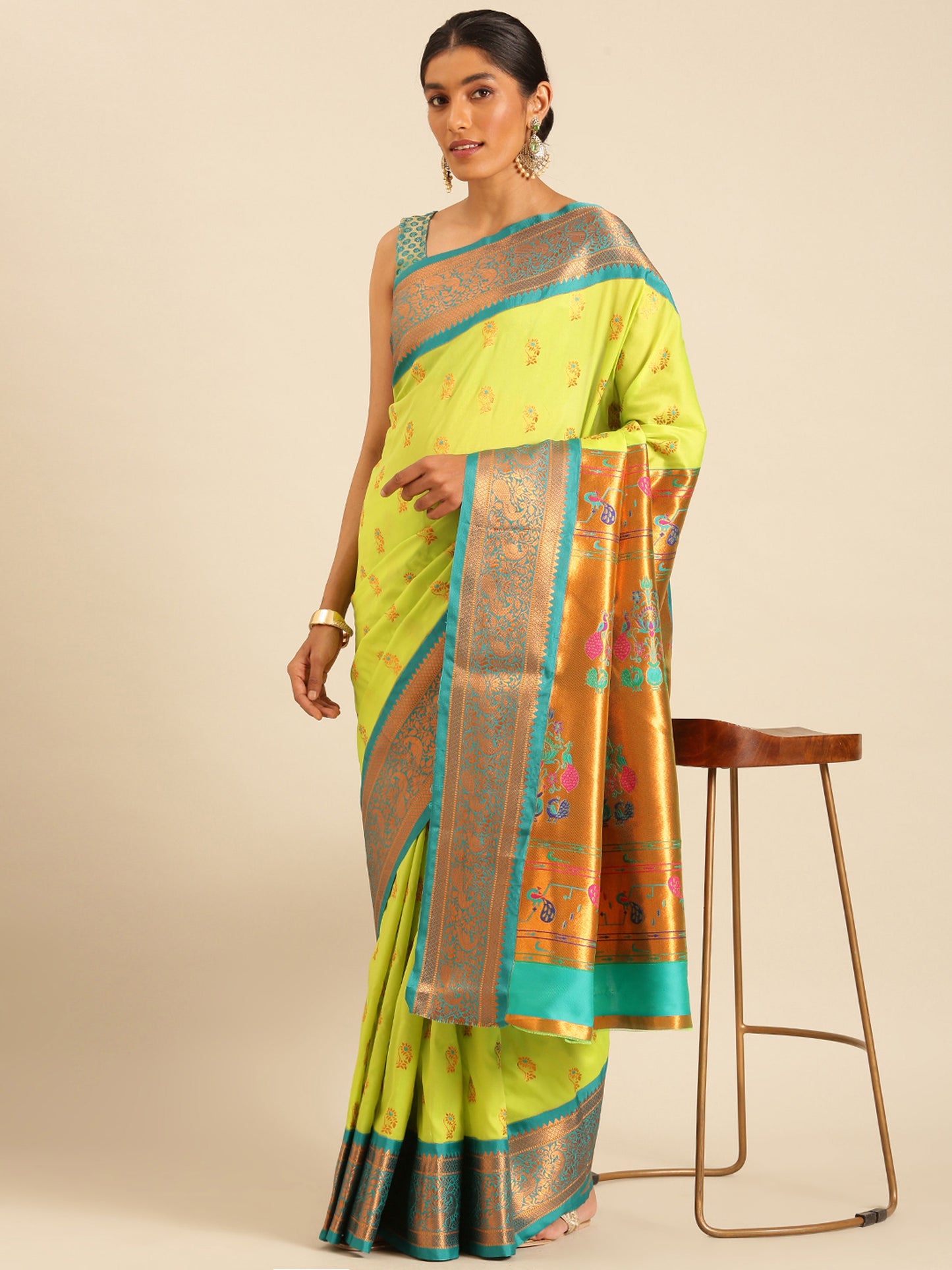 Sonkali Popati & Rama Soft Silk Peshwai Nath Paithani Saree