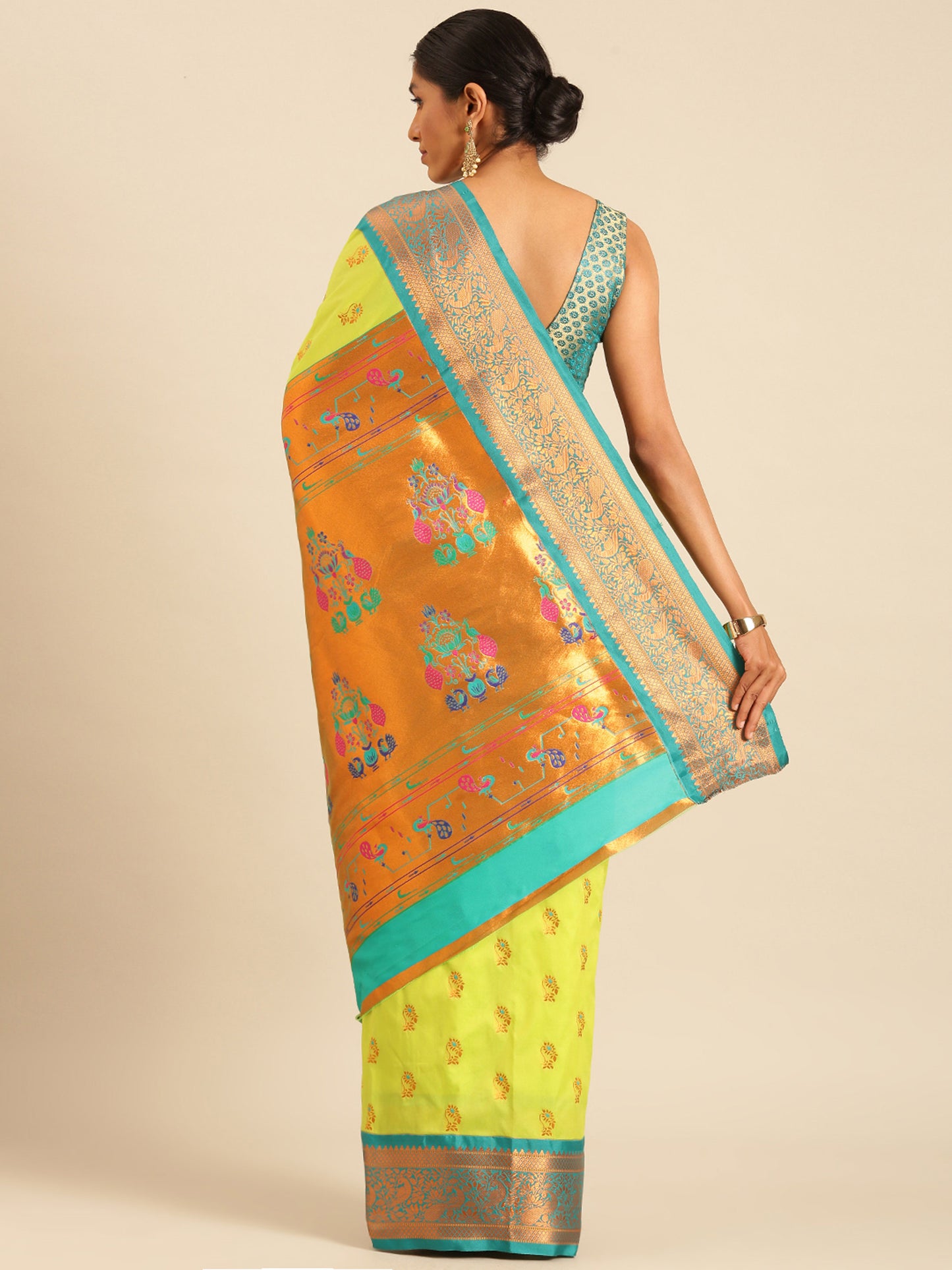 Sonkali Popati & Rama Soft Silk Peshwai Nath Paithani Saree