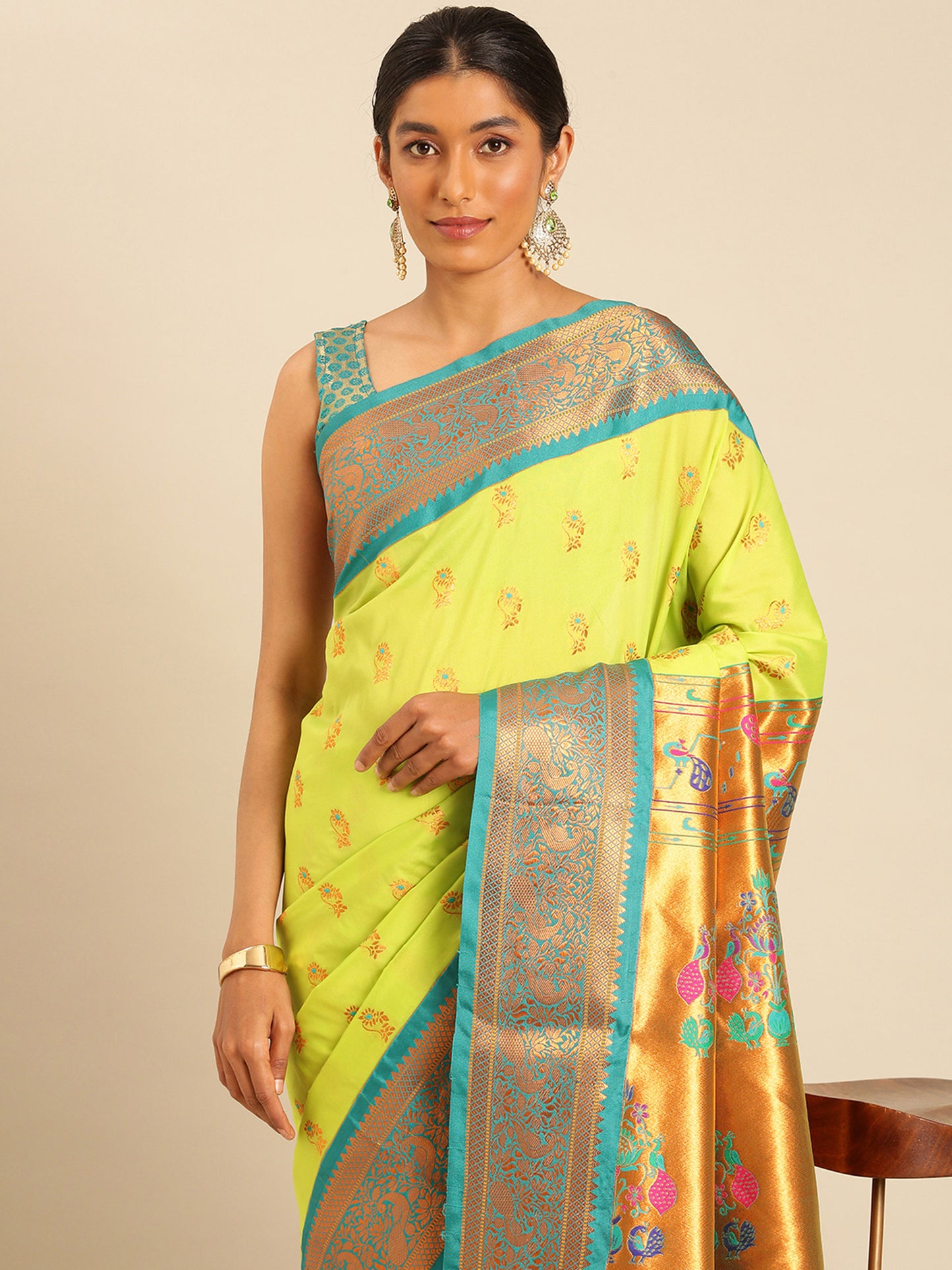 Sonkali Popati & Rama Soft Silk Peshwai Nath Paithani Saree