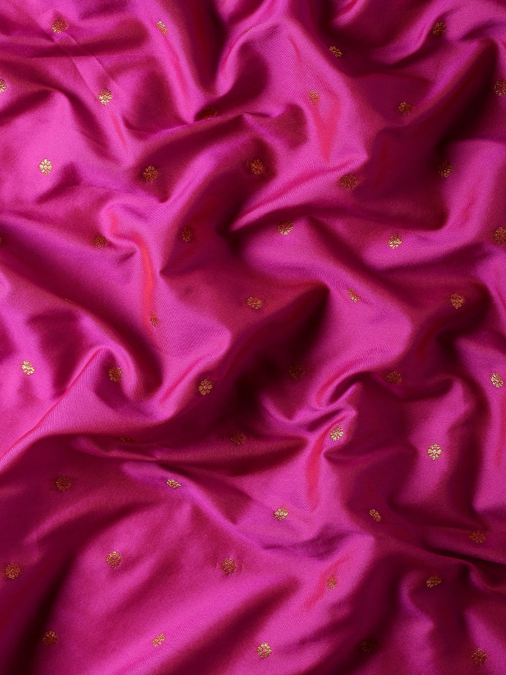 Fabric detail of Maharani Nauvari Paithani saree silk blend 9 yard Kashta saree in magenta and rama with silk blend texture