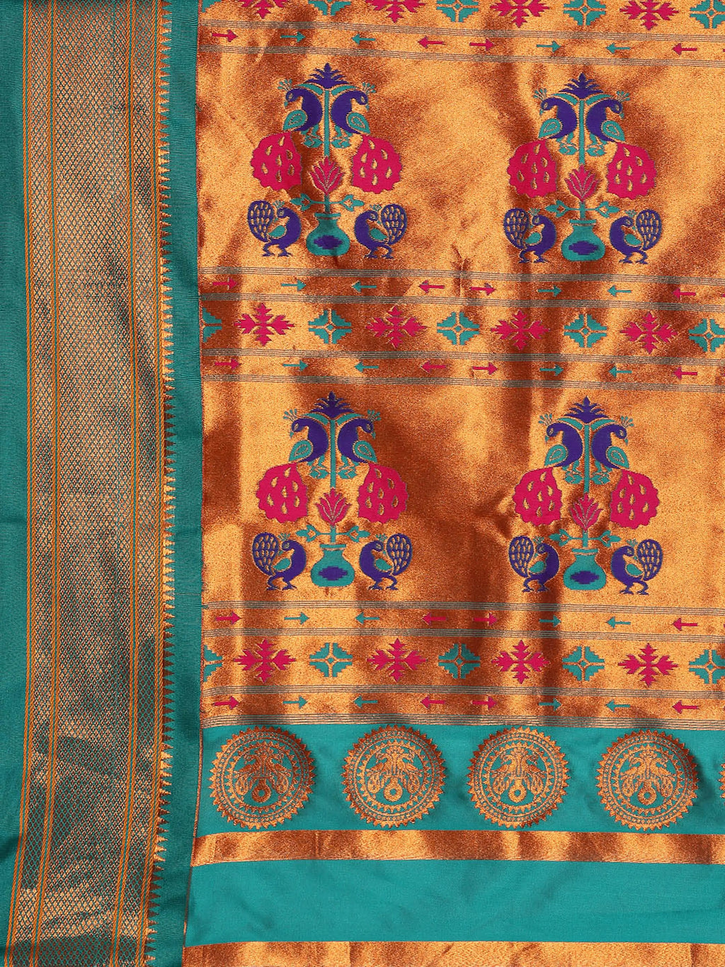Pallu design of Maharani Nauvari Paithani saree silk blend 9 yard Kashta saree in red and rama with traditional Paithani motifs