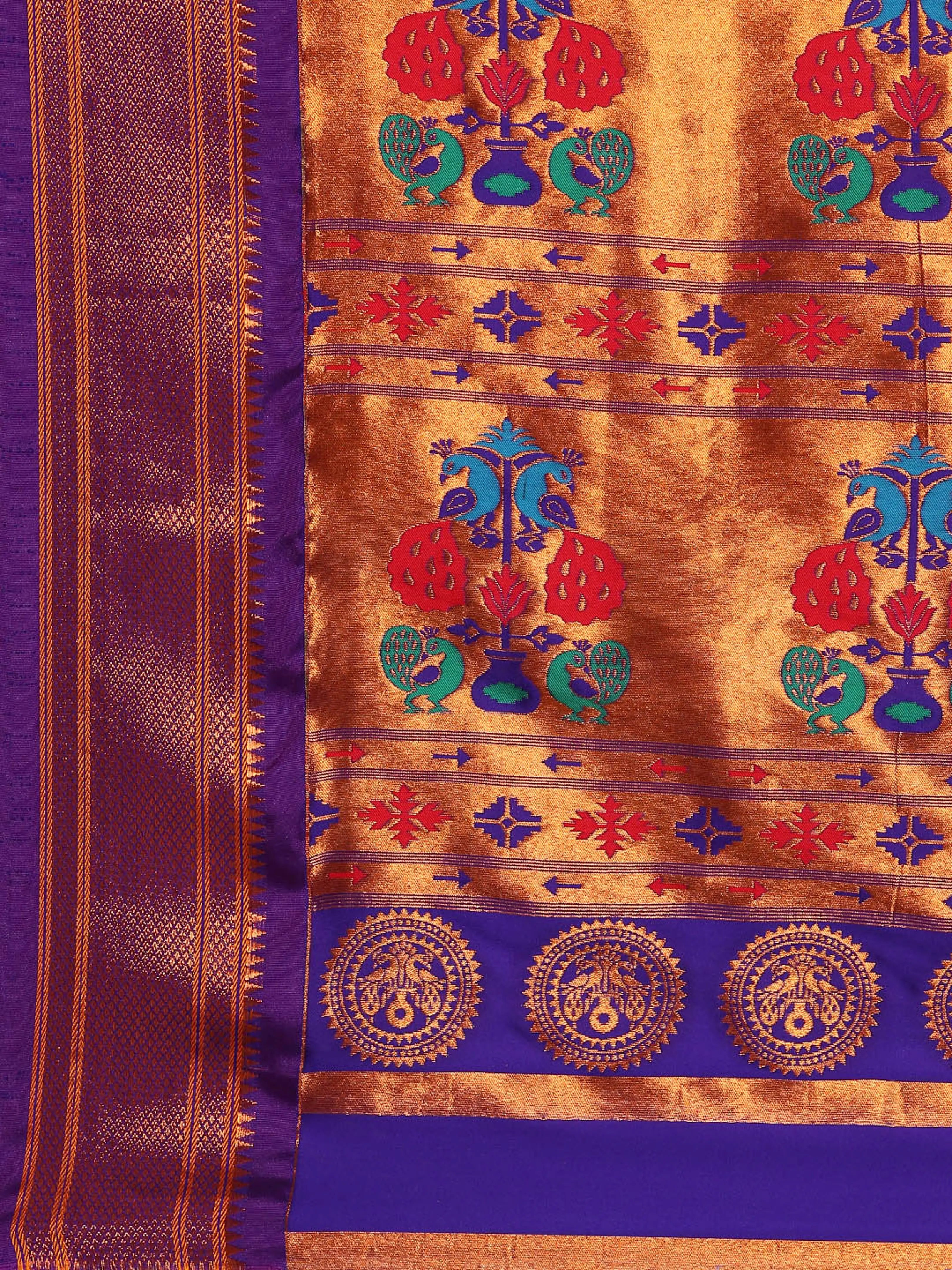 Pallu design of Maharani Nauvari Paithani saree silk blend 9 yard Kashta saree in teal blue and violet with traditional Paithani motifs
