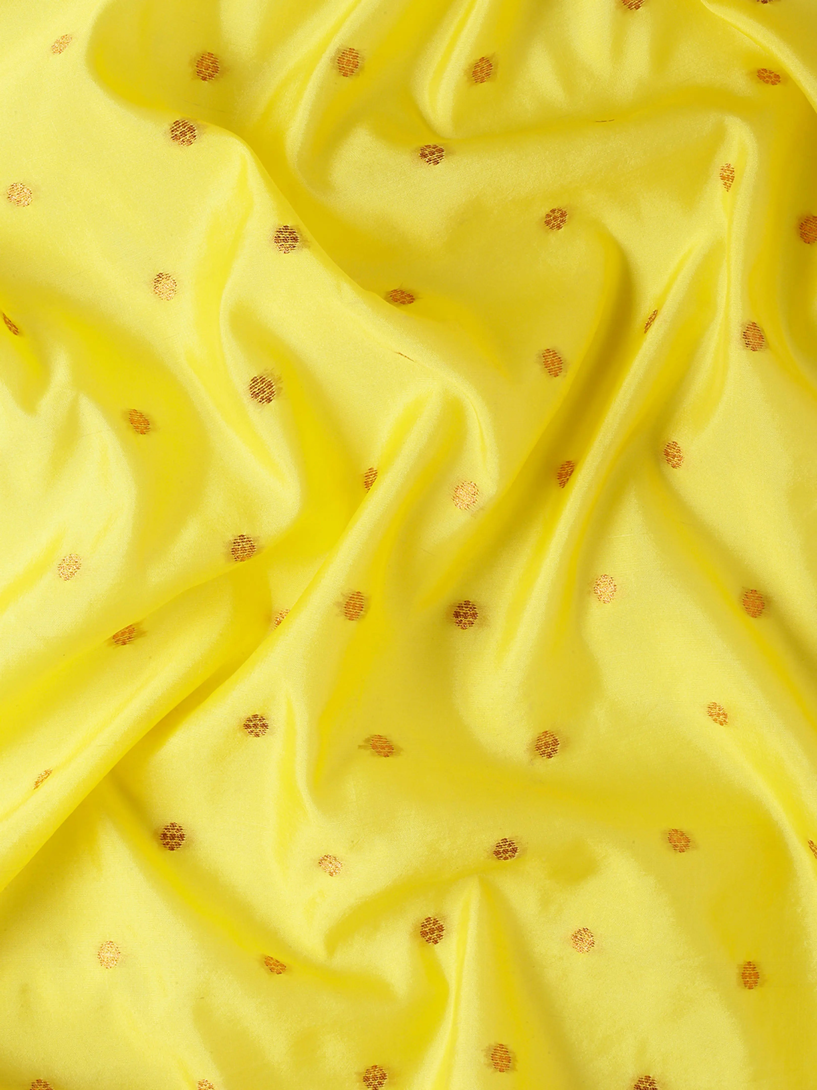 Fabric detail of Maharani Nauvari Paithani saree silk blend 9 yard Kashta saree in yellow and rama with silk blend texture